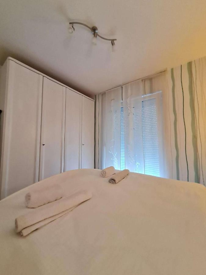 Apartmani Lovre I Zara Zadar Exterior foto