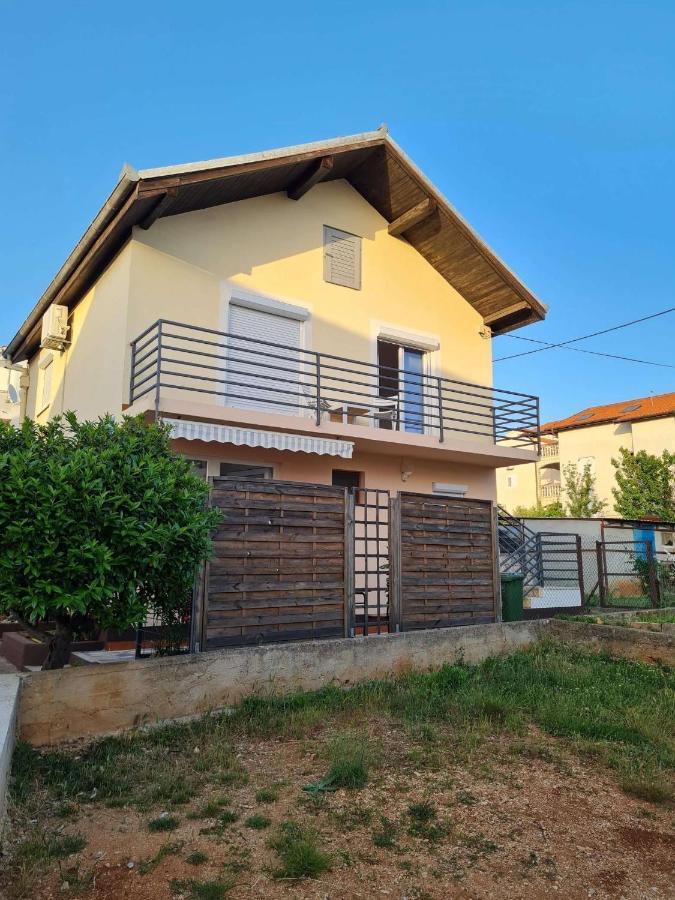 Apartmani Lovre I Zara Zadar Exterior foto