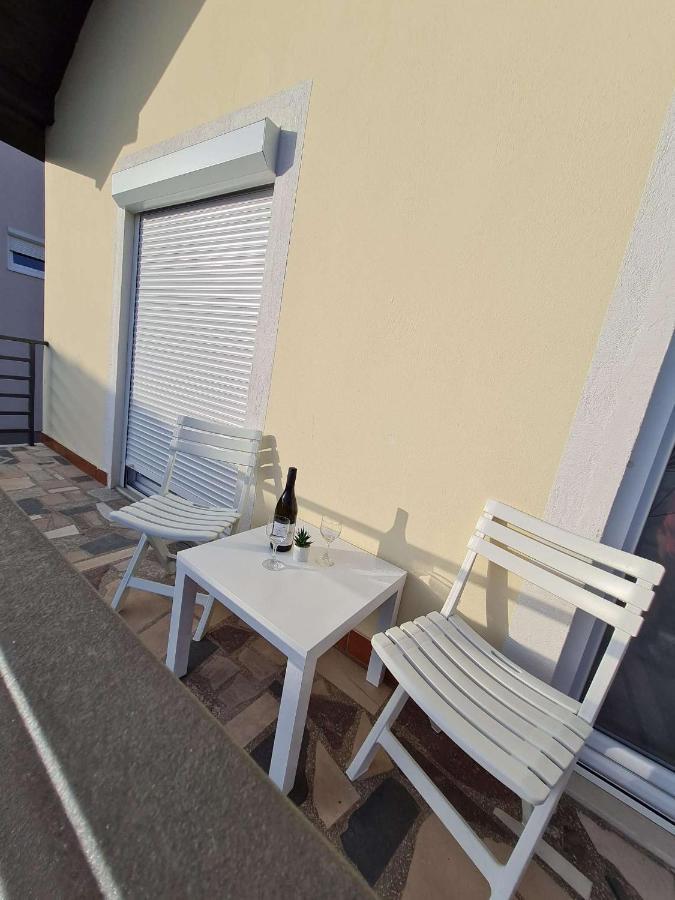 Apartmani Lovre I Zara Zadar Exterior foto